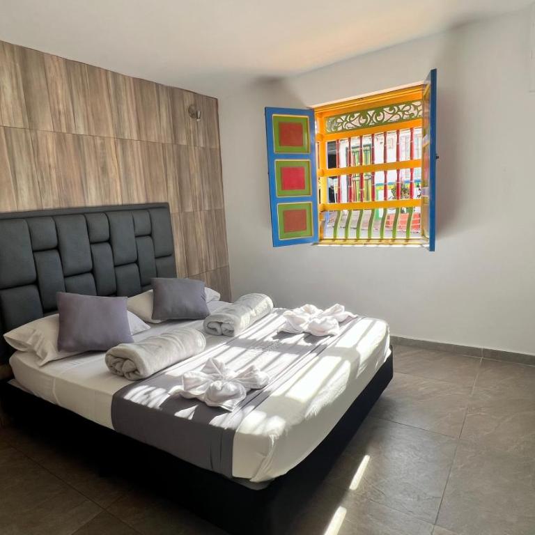 Apto Moderno, Ubicacion Perfecta, a media calle del Malecon y Embalse, a 8 min de la Piedra del Peñol - Apartamento de 2 dormitorios - 11