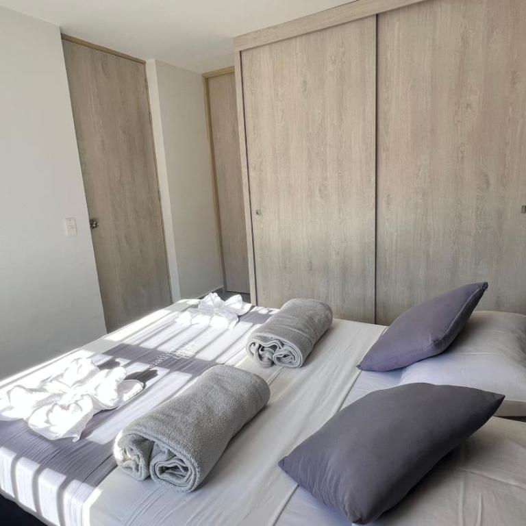 Apto Moderno, Ubicacion Perfecta, a media calle del Malecon y Embalse, a 8 min de la Piedra del Peñol - Apartamento de 2 dormitorios - 13