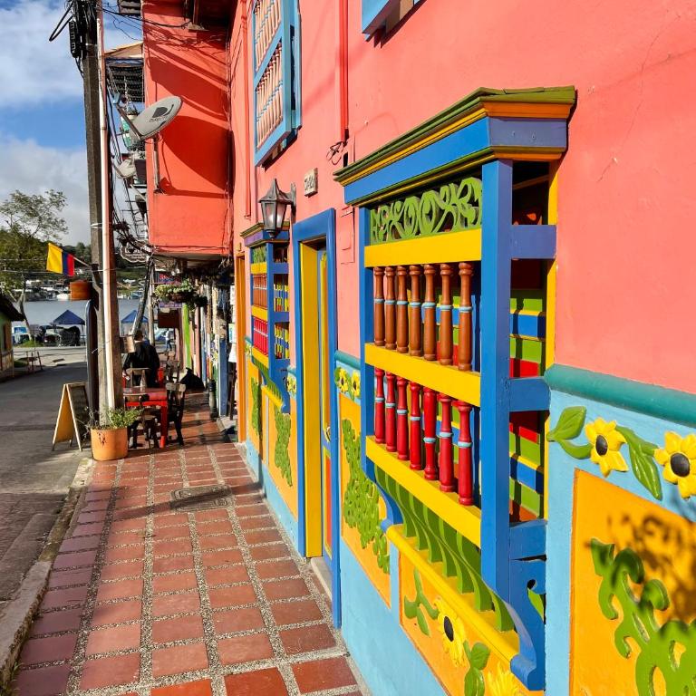 Apto Moderno, Ubicacion Perfecta, a media calle del Malecon y Embalse, a 8 min de la Piedra del Peñol - Apartamento de 2 dormitorios - 21