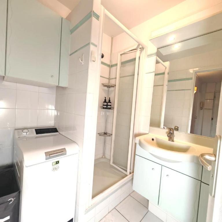 3 pièces proche Tour Eiffel - Appartement 2 Chambres - 5