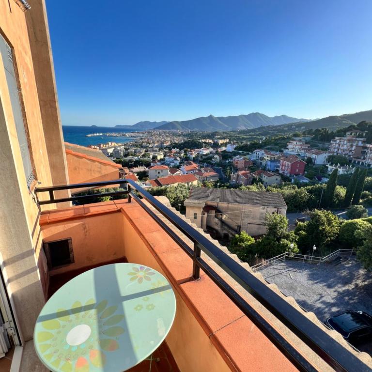 Attico Pietra Ligure 2 Free Parkings & Bike - Appartamento con 2 Camere da Letto - 13