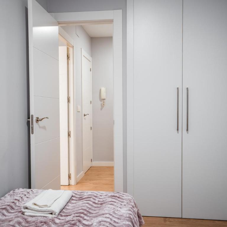 - Apartamento de 3 dormitorios - QH Estación de Tren - Three-Bedroom Apartment - 16