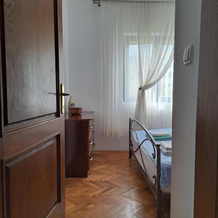Djukanovic Apartments - Two-Bedroom Apartment with Balcony and Terrace - 10