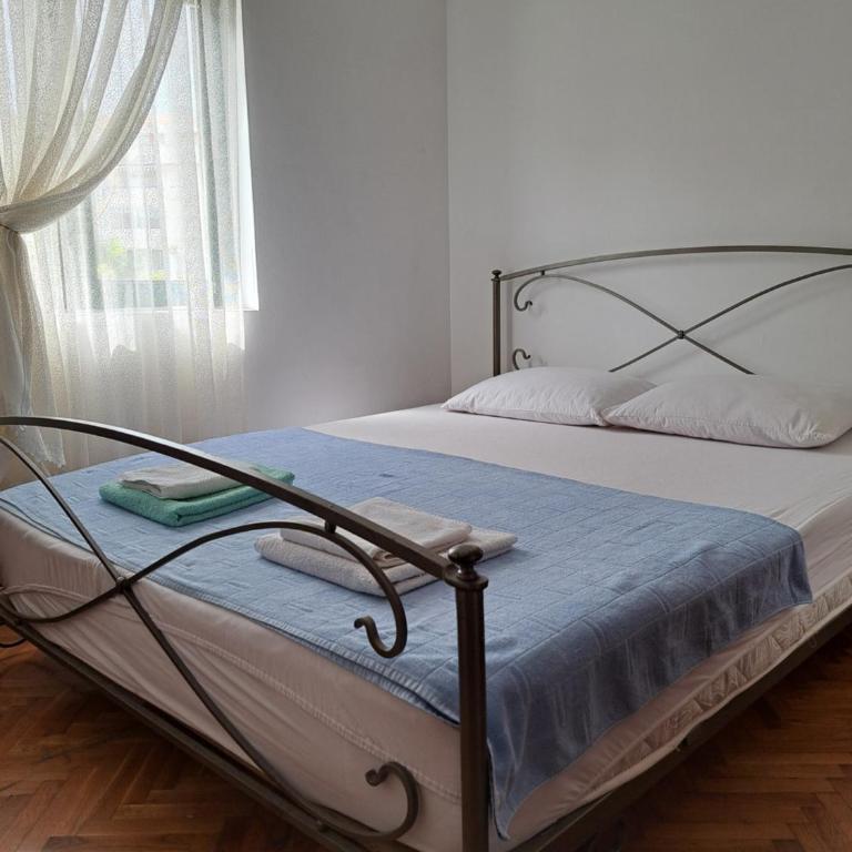 Djukanovic Apartments - Two-Bedroom Apartment with Balcony and Terrace - 9