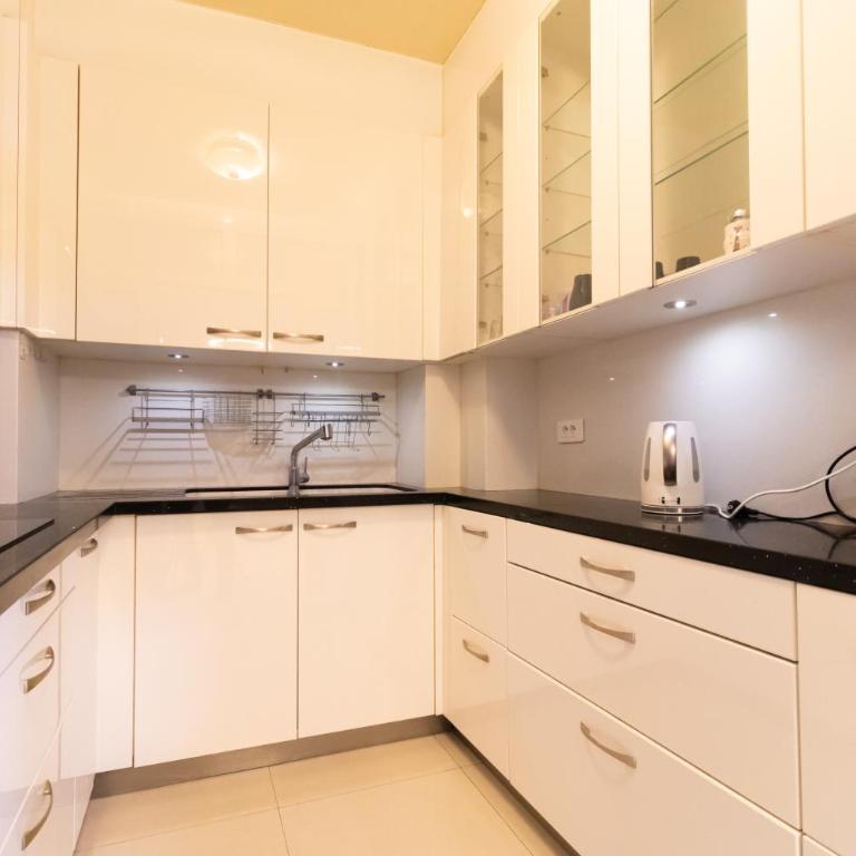5-bedroom spacious and cosy flat close to the Eiffel Tower - Appartement - 10