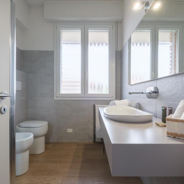 Stile Classico Ed Elegante In Centro Storico - Two-Bedroom Apartment - 20