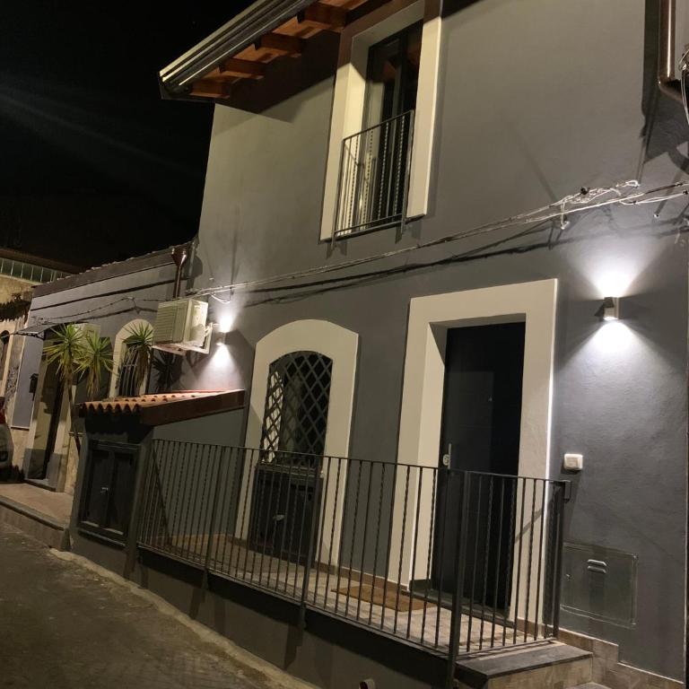 Mary's House - Three-Bedroom House - 34