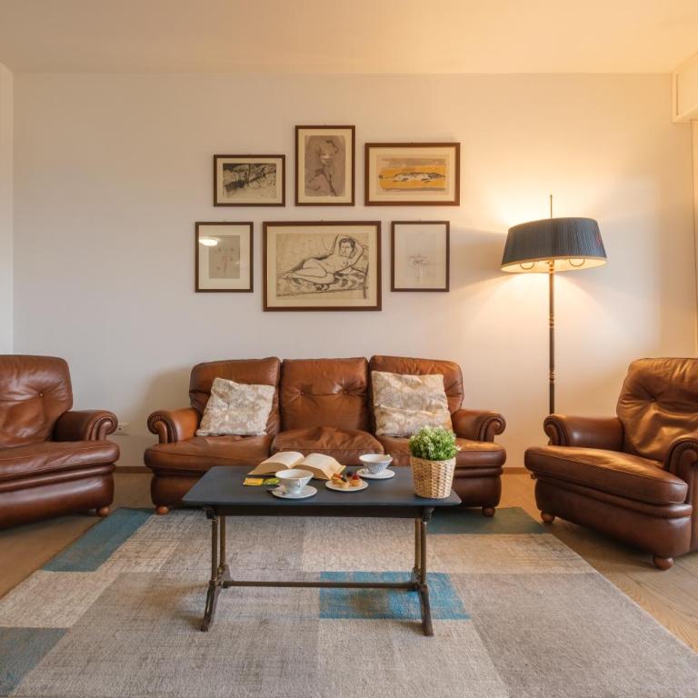 Stile Classico Ed Elegante In Centro Storico - Two-Bedroom Apartment - 2