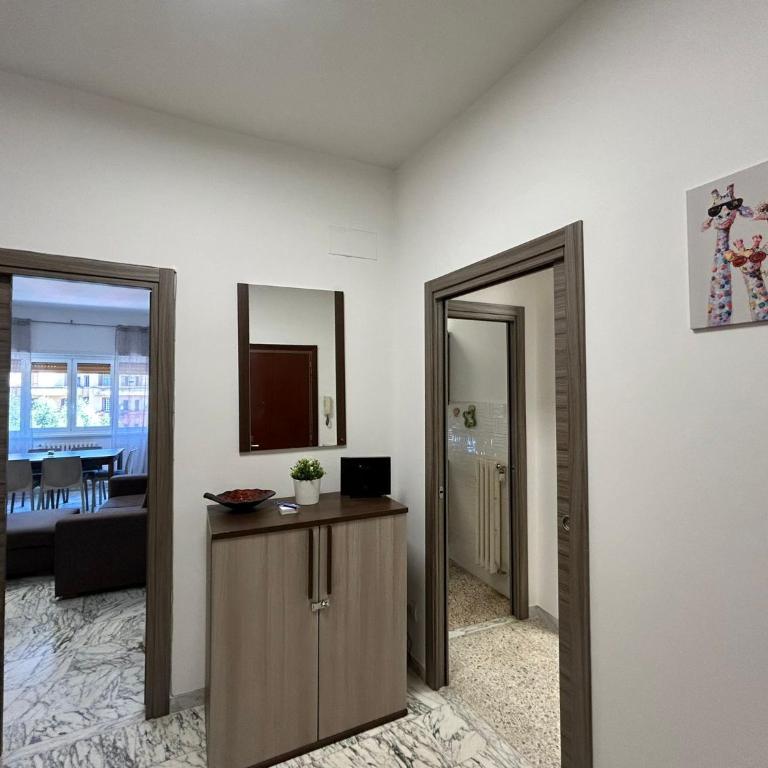Prella House Roma 50 mt da Metro B Jonio - Appartement 3 Chambres - 18