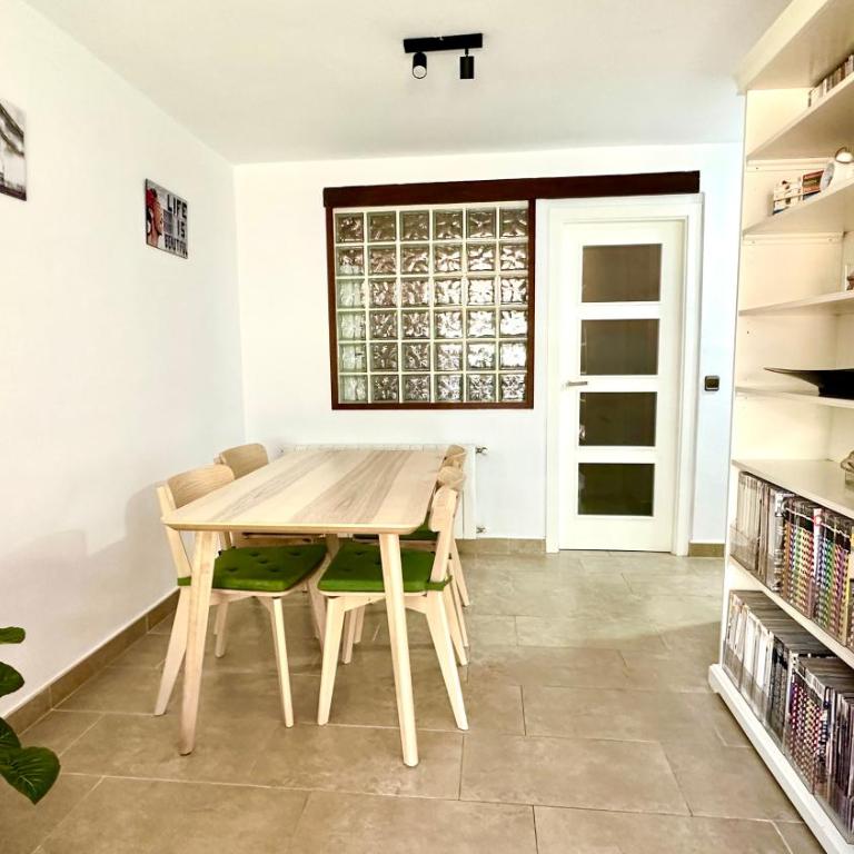 8 Bungalow familiar con Piscina Gran Alacant - Three-Bedroom House - 11