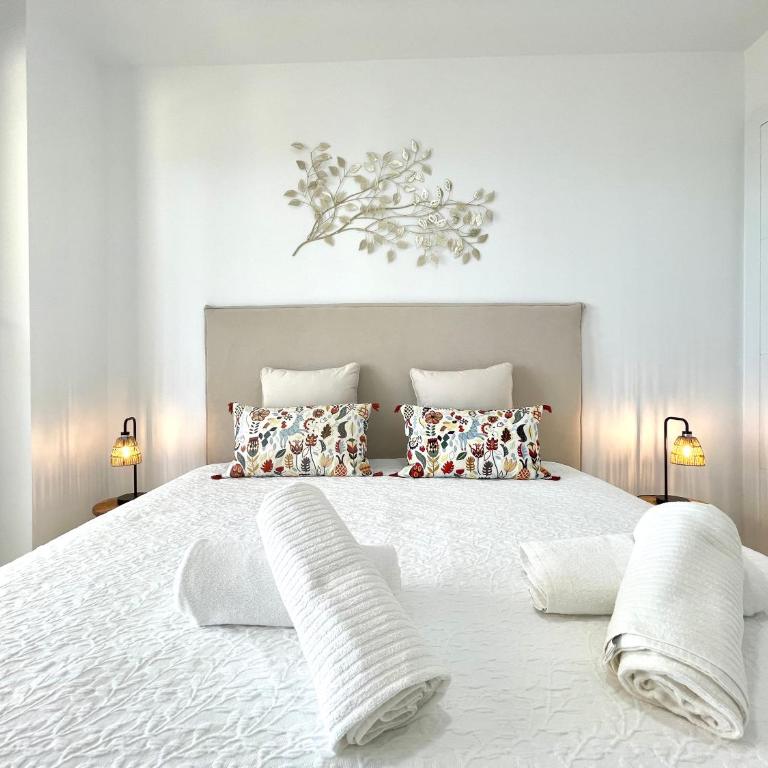 Upscale 3 bedroom Apartment 300m from the Beach - Three-Bedroom Apartment - 23