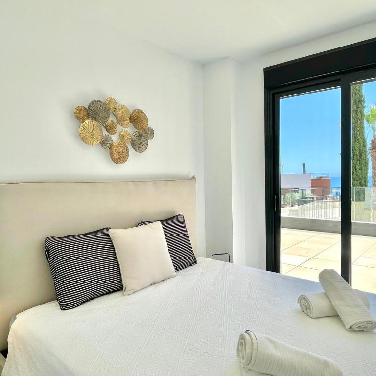 Upscale 3 bedroom Apartment 300m from the Beach - Three-Bedroom Apartment - 28
