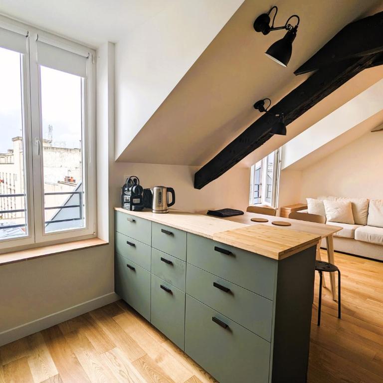 Appart sur les toits de Paris - Marais Volta - One-Bedroom Apartment - 8
