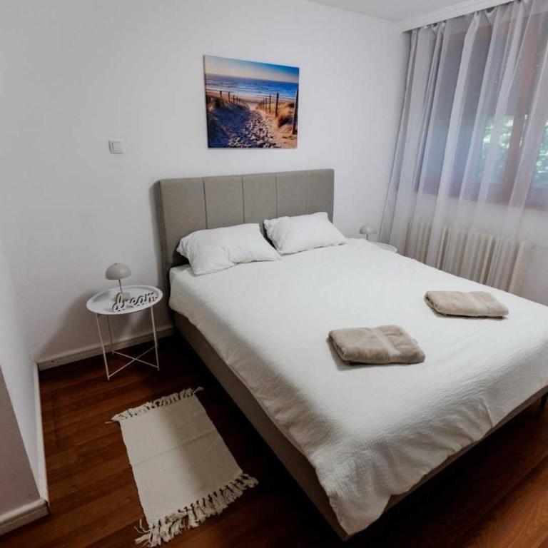 Mirror Apartment - One-Bedroom Apartment - 14