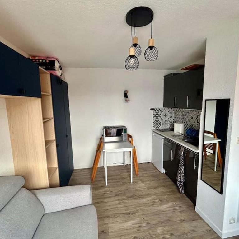 Superbe Studio avec vue sur le port de Gruissan, piscine, parking - Studio - Vue sur Mer - 6