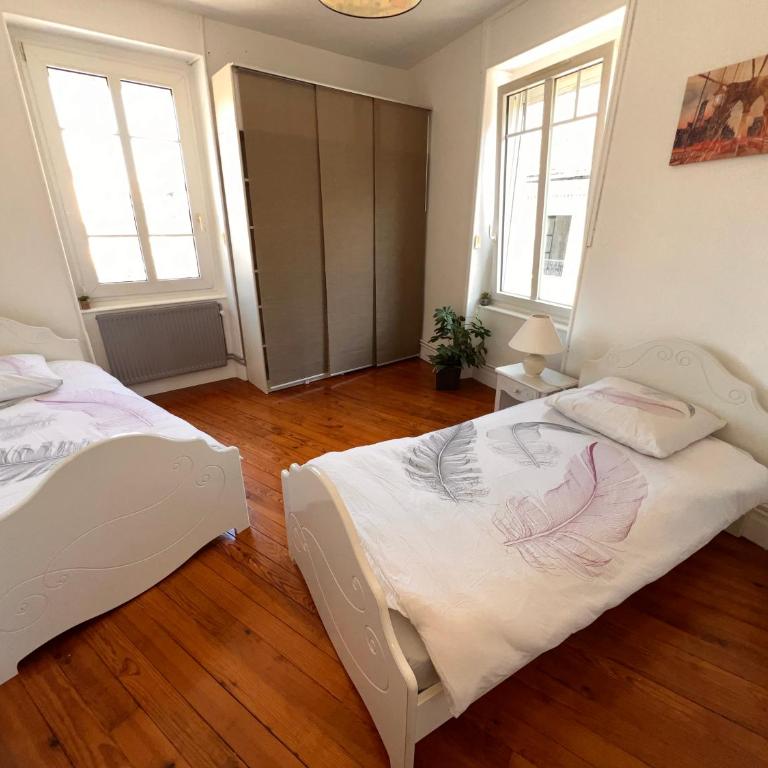 Appartement centre-ville très spacieux avec 4 chambres - Appartement - 15
