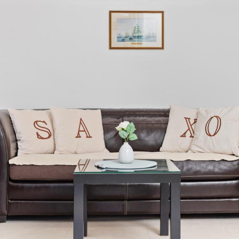 Apartments Saxo - One-Bedroom Apartment with Balcony and Sea View - 11