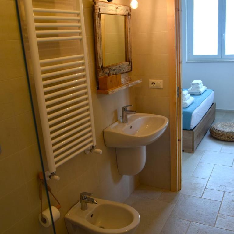 12 Passi dal Mare - Camera Matrimoniale con Vista Mare - 12