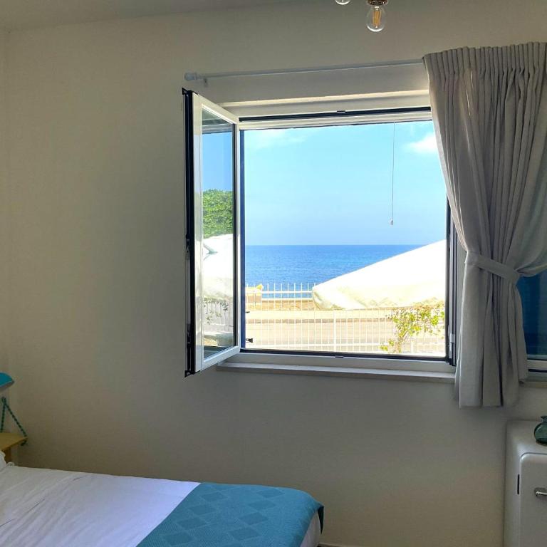 12 Passi dal Mare - Camera Matrimoniale con Vista Mare - 1