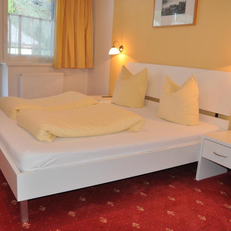 Appartement Sporthütte Fiegl - Apartment mit 3 Schlafzimmern und Balkon - 10