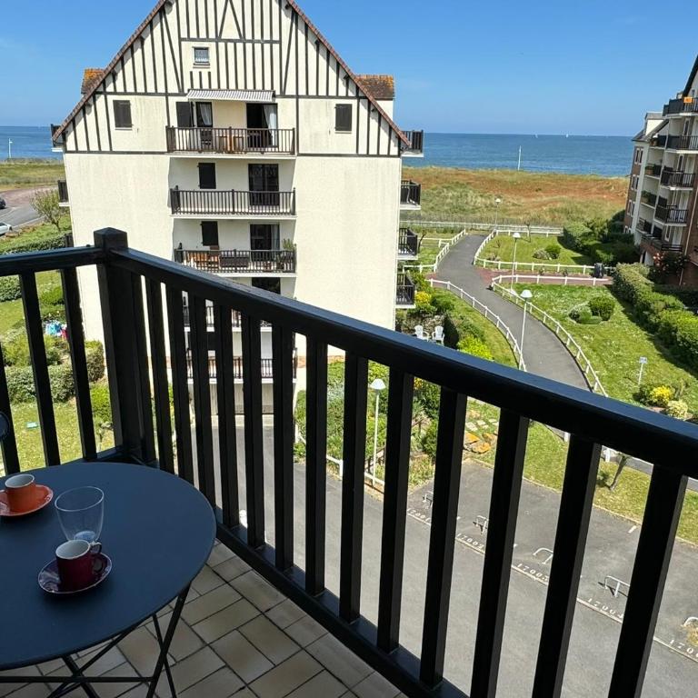 Appartement rénové 2 pièces, face mer, Cabourg - FR-1-487-369 - Apartamento - 4