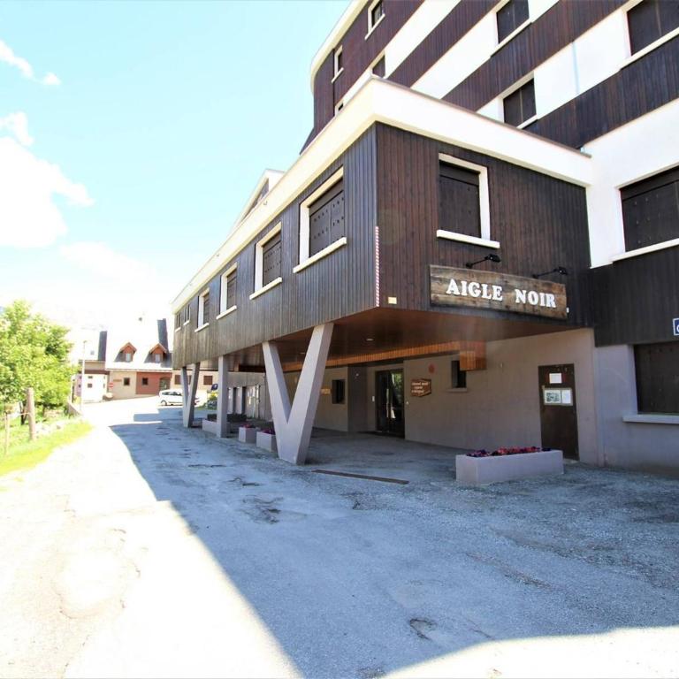 Studio rénové avec balcon sud, skis aux pieds, parking et grand jardin, La Salle-les-Alpes - Appartement 1 Chambre - 9