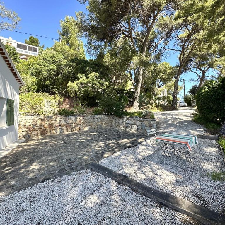 La Tancade, villa pour 8 personnes avec vue mer à 5 minutes de la plage de L'Almanarre à Hyères - Villa mit 3 Schlafzimmern - 12