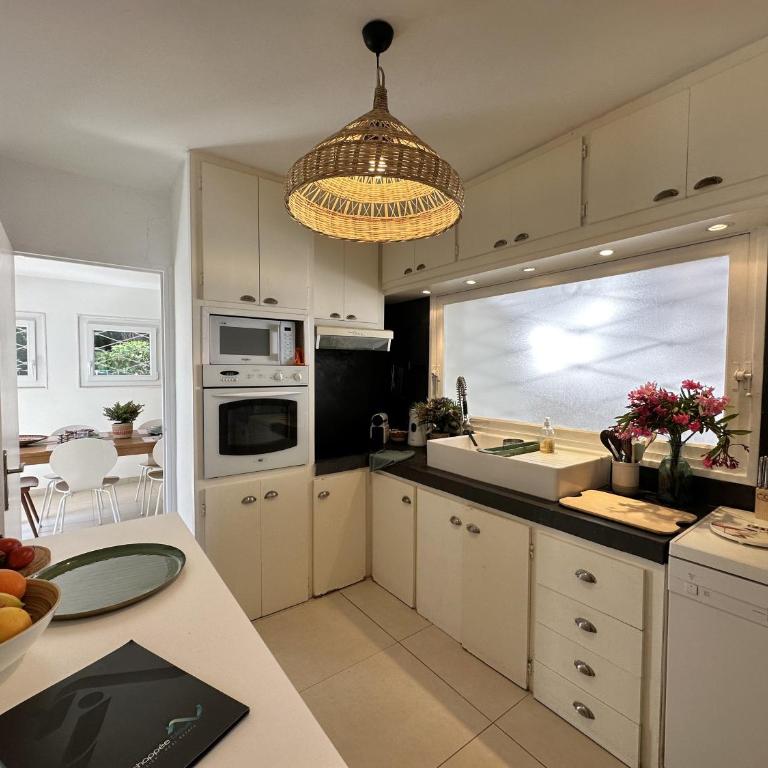 La Tancade, villa pour 8 personnes avec vue mer à 5 minutes de la plage de L'Almanarre à Hyères - Villa mit 3 Schlafzimmern - 23