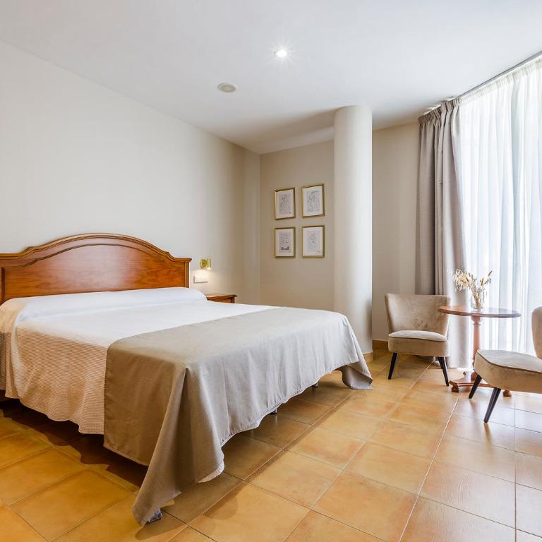 Hotel Almijara - Mares - Standard Family Room - 2