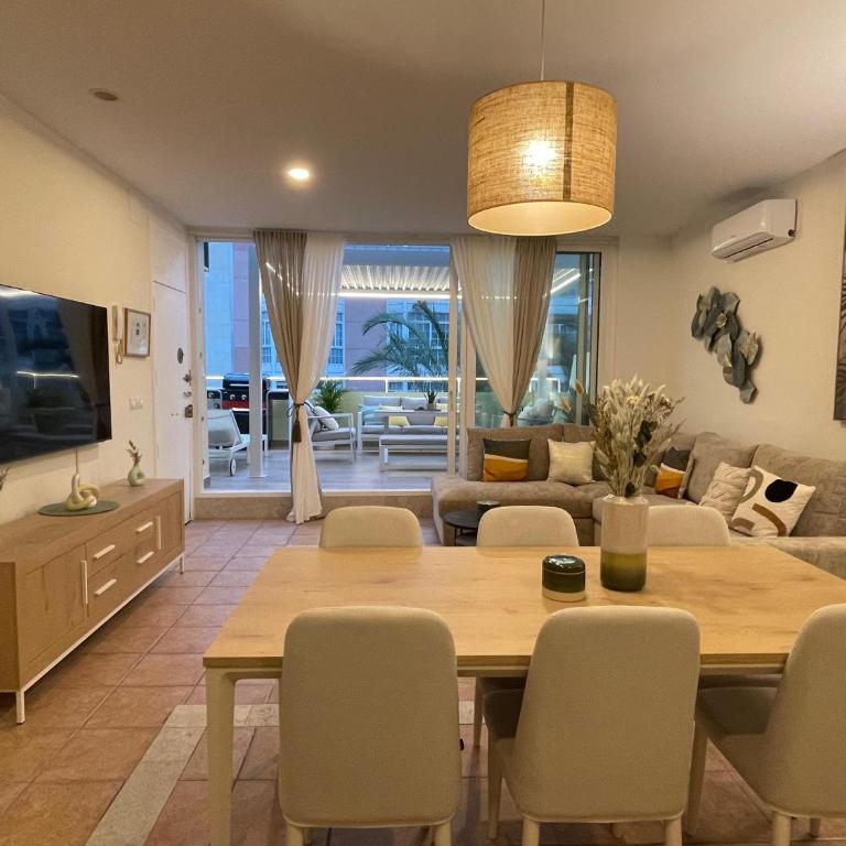 Gran ático con terraza en el centro de Alicante - Three-Bedroom Apartment - 19