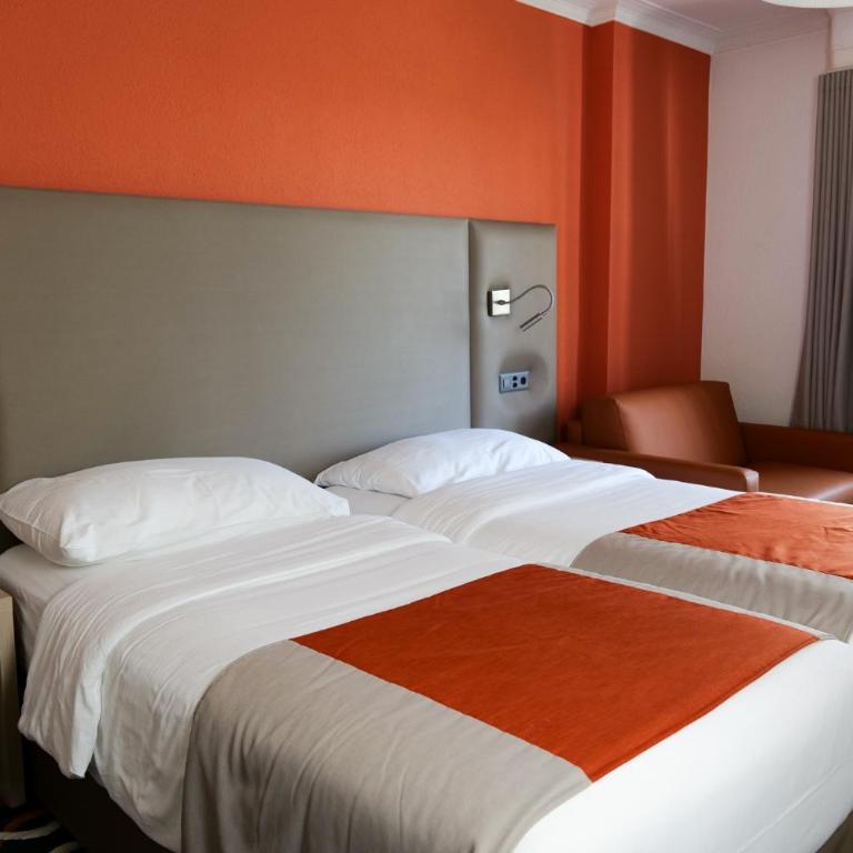 Hotel Eden - Chambre Double ou Lits Jumeaux avec Lit d'Appoint - 1