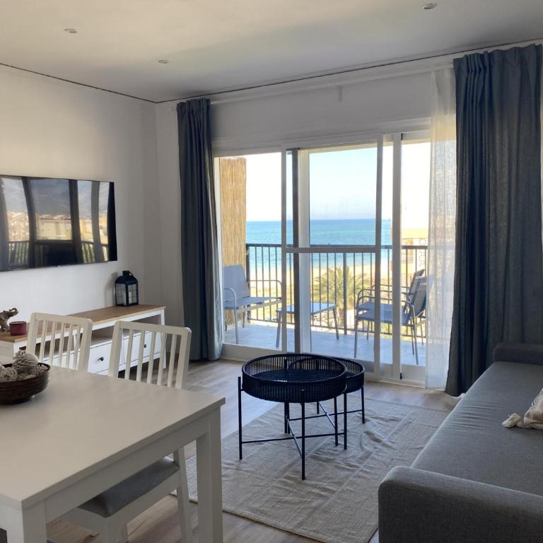 Piso Nuevo Primera Línea a Pie de Playa - Two-Bedroom Superior Apartment - 1