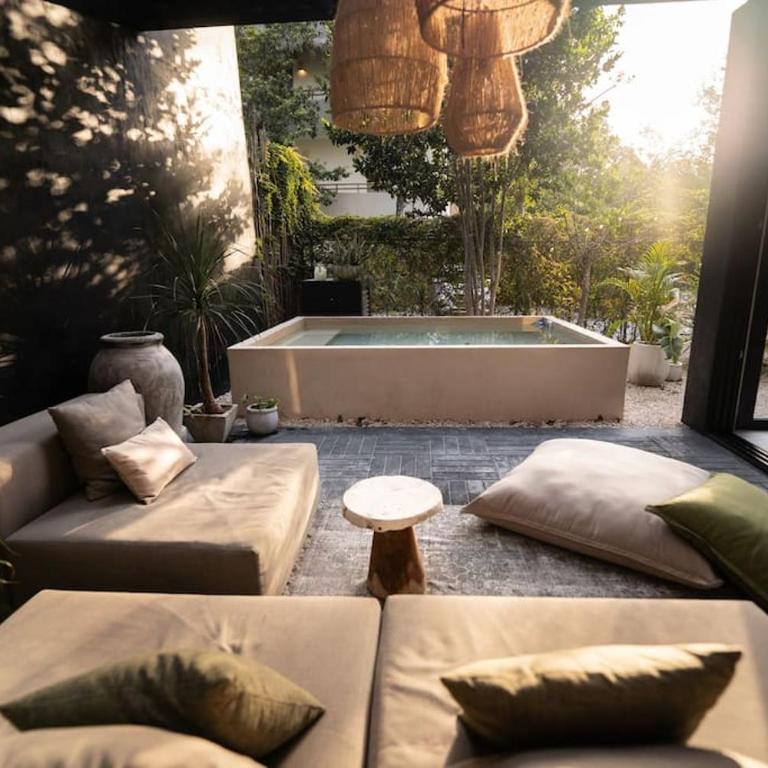 Luxury Twin Villas, 4 Private Pools, 2 Rooftops, BBQ, Near Beach - Villa - 12
