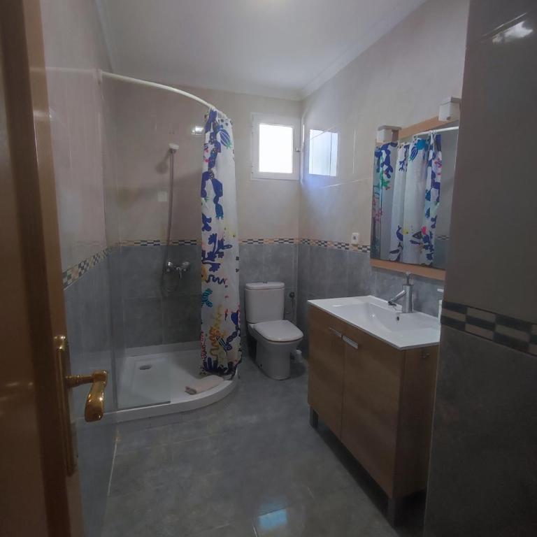Planta baja, bien comunicada, cerca de la playa. - Apartamento de 3 dormitorios - 6