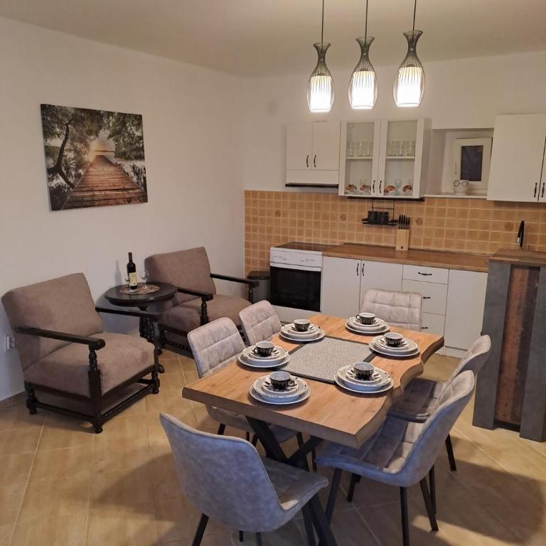 Village House DIMS - Two-Bedroom House - 15