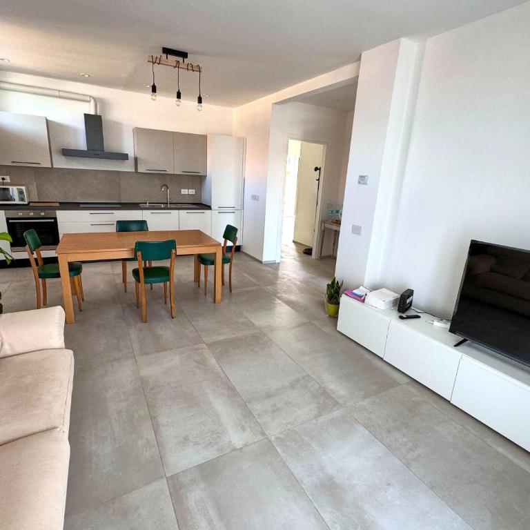 Casa al Mare - Appartamento con 2 Camere da Letto, Balcone e Terrazza - 1