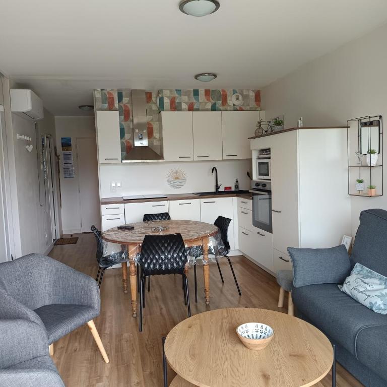 Appartement 3 étoiles, 2 chambres , cuisine aménagée, terrasse, face à la chaîne des Pyrénées - Appartamento con 2 Camere da Letto - 12