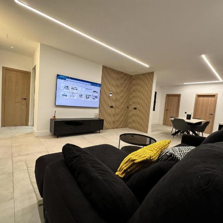 Mirador Suites - Two-Bedroom Apartment with Terrace and Sea View - 14