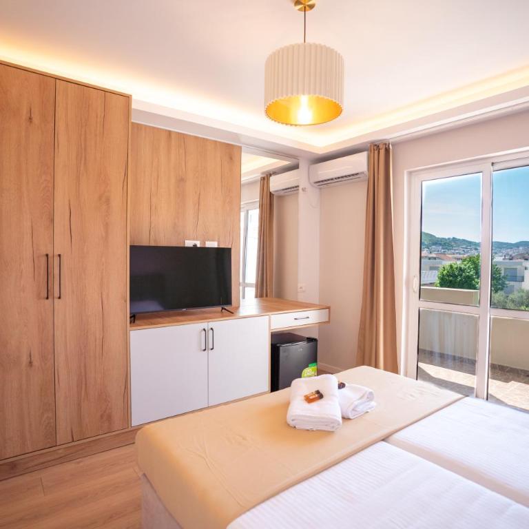 Illyria Hotel - Deluks Dvokrevetna Soba sa Bračnim Krevetom i Balkonom - 1