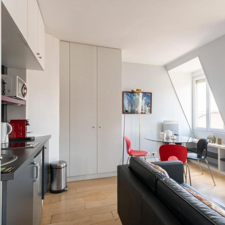 GuestReady -Cozy Apartment with Eiffel Tower view - Studio - 10
