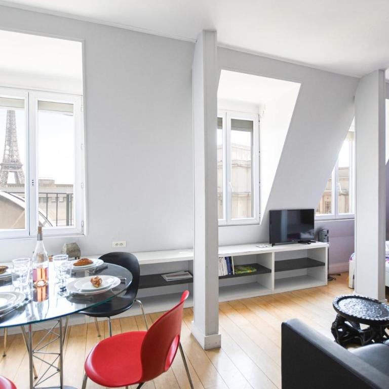 GuestReady -Cozy Apartment with Eiffel Tower view - Studio - 8