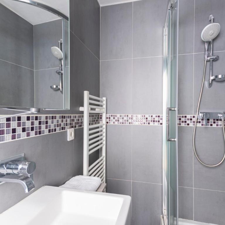 GuestReady -Cozy Apartment with Eiffel Tower view - Studio - 12