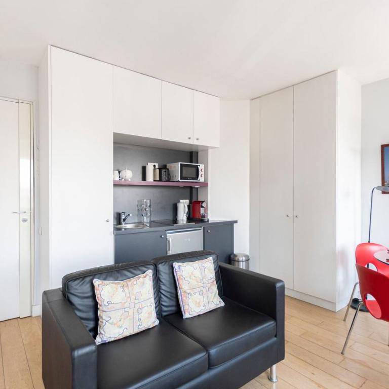 GuestReady -Cozy Apartment with Eiffel Tower view - Studio - 1