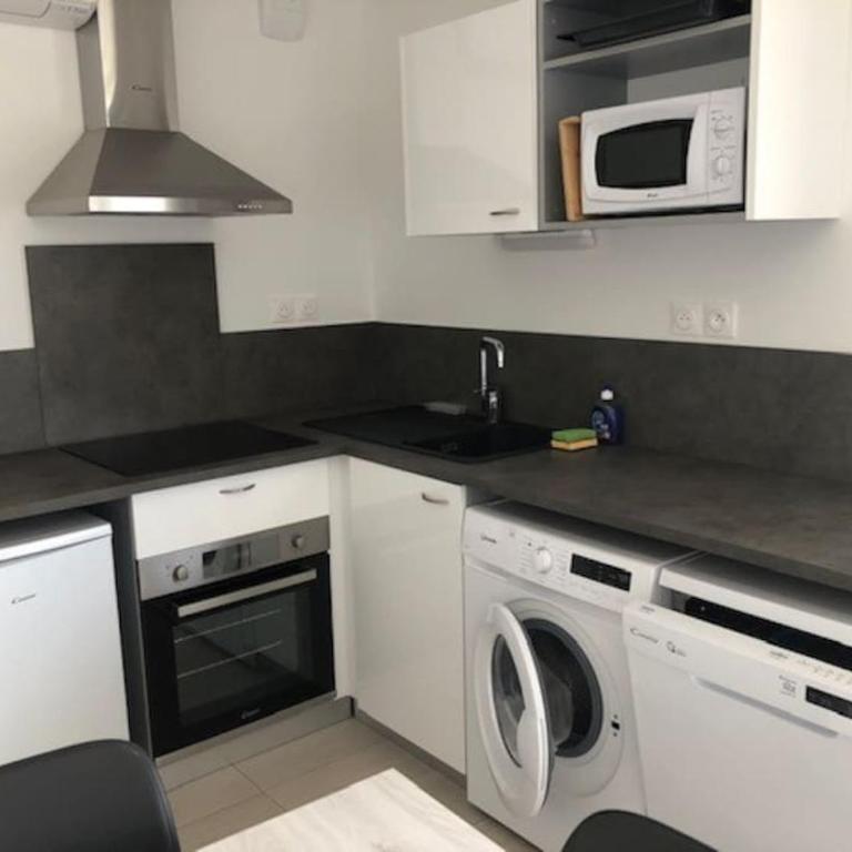 AGENCE JF IMMO - Apt 4 pers climatisation piscine et parking 300 m plages V0775 - Appartement 1 Chambre - 8