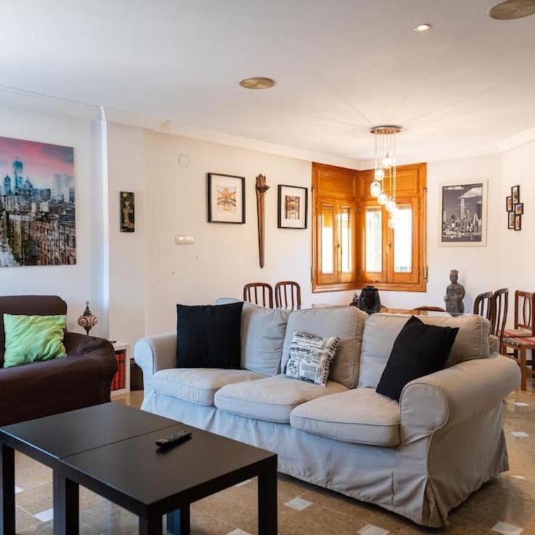 Casa con Piscina - Five-Bedroom House - 21