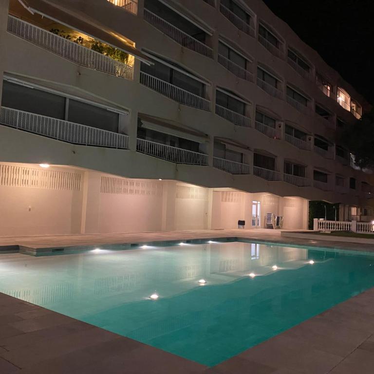 Piso Castell con vistas al mar, piscina en la primera linea - Apartment - 24