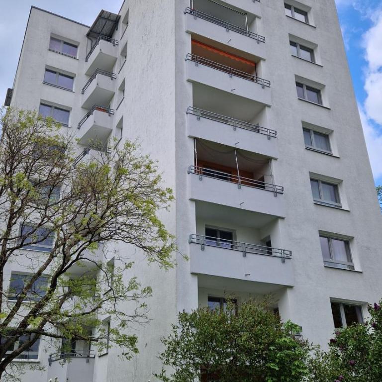 Alpine & Munich skyline view apt - Three-Bedroom Apartment with Balcony - 25