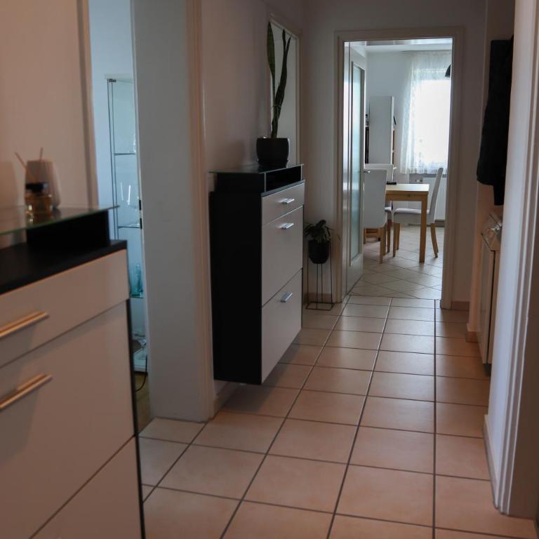 Alpine & Munich skyline view apt - Three-Bedroom Apartment with Balcony - 23
