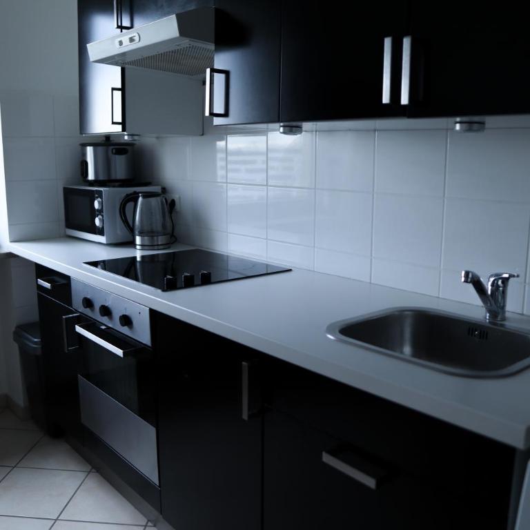 Alpine & Munich skyline view apt - Three-Bedroom Apartment with Balcony - 2