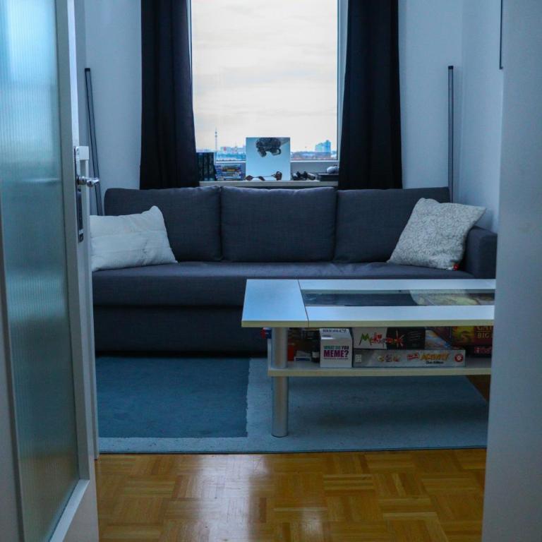 Alpine & Munich skyline view apt - Three-Bedroom Apartment with Balcony - 15